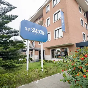 Smooth West Hotel