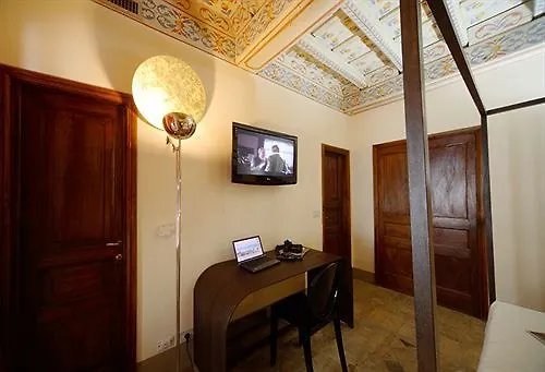 Residenza Torre Colonna Bed & Breakfast Rome 4*,